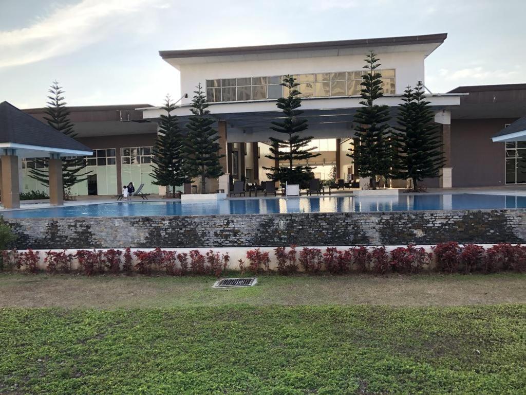 Smdc Tagaytay Taal Lake Condo Cook Netflix No Balcony No Free Parking Tagaytay City Exterior foto